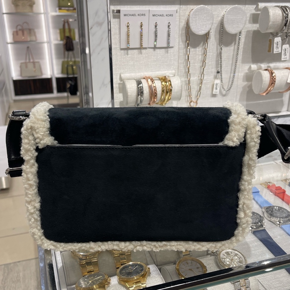 MICHAEL KORS Bradshaw Medium Suede and Faux Shearling Messenger Bag
Black
NWT - Picture 8 of 16